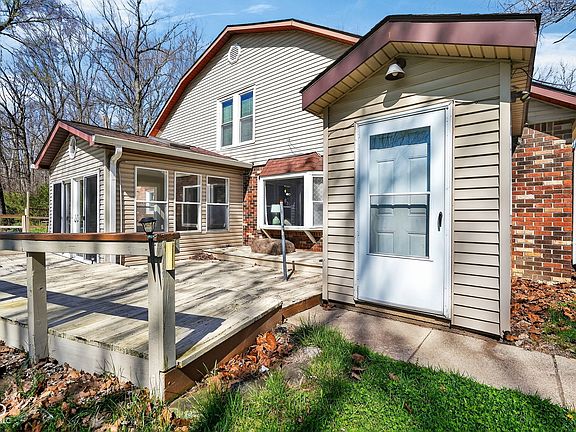 2nd image of 330 Duck Creek Ln