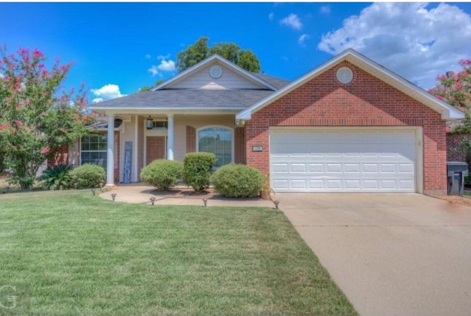 1st image of 238 Avondale Ln