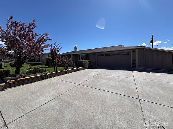 2nd image of 1104 NE 9th Street