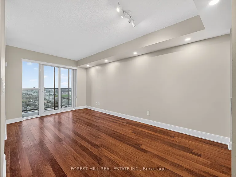 135 Village Green Sq #3125 — Photo 10