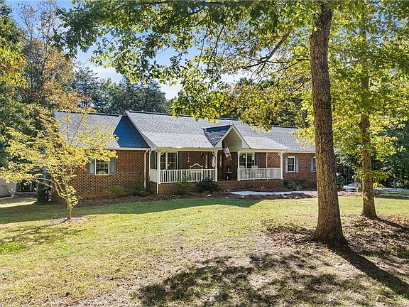 2nd image of 880 Dykers Creek Rd