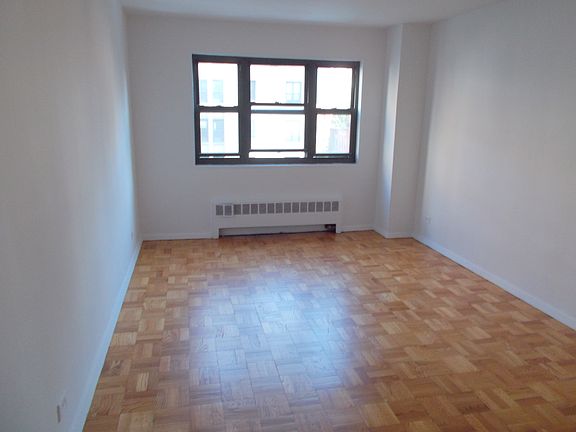 4th image of 165 E 35th St APT 6D