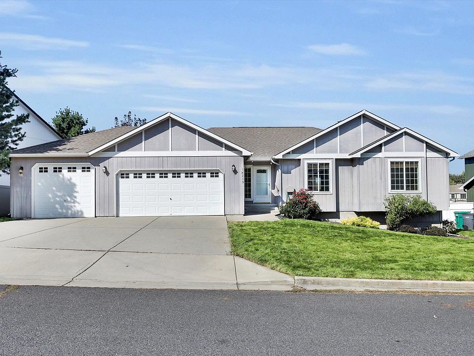1st image of 18215 E Crescent Dr