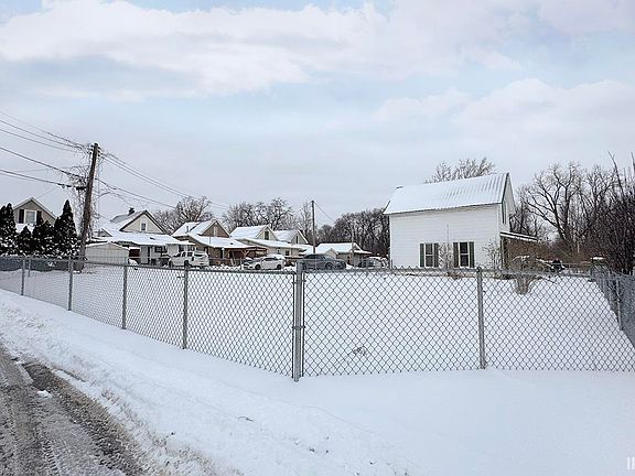 5th image of 415 Noble Ct