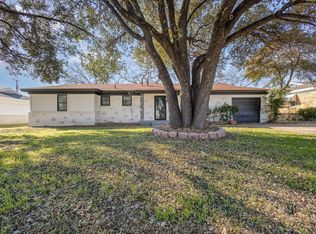 809 Glenda Dr #B, Bedford, TX 76022