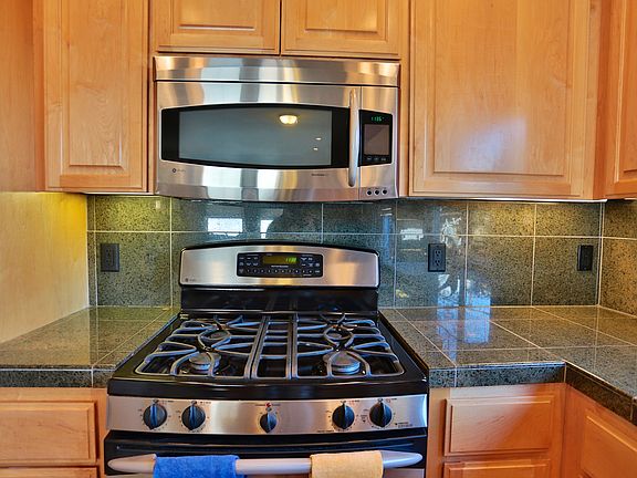 4th image of 863 Apricot Ave