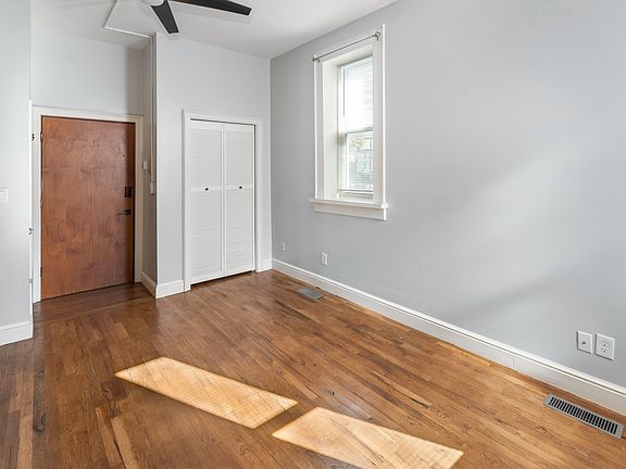 5th image of 500 W Saint Catherine St #2 B