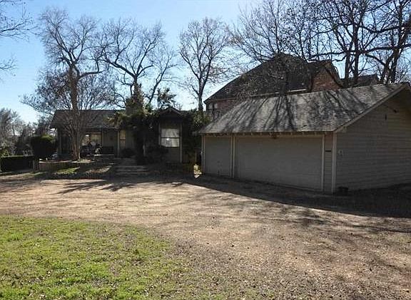 5th image of 1213 Greenwood Ln