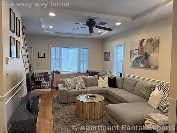 4th image of 15 Winthrop Ct #1