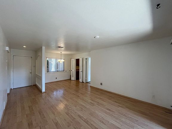 5th image of 1601 Pennsylvania St NE #N1