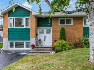 2364 Jefferson St, Ottawa, ON K1H7A4