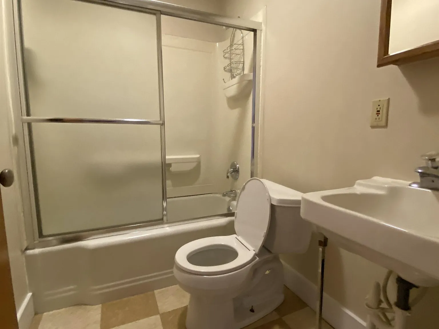 522 West Third Street, 2W - 1 — Photo 4