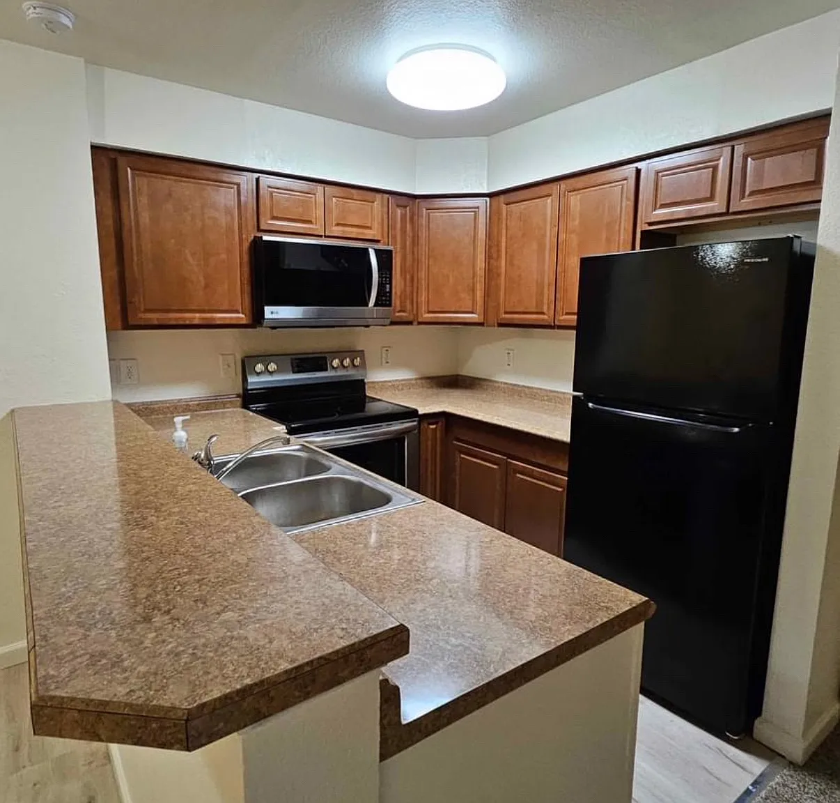 Golden Dawn Cir, Anchorage — Photo 1