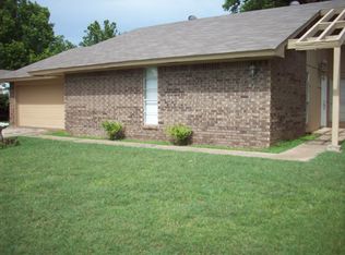 411 Leslie Dr, Noble, OK 73068