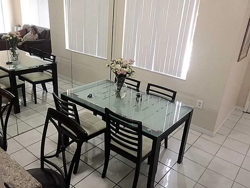 2 bed, 2.5 bath, 979 sqft, $2,400 — Photo 3
