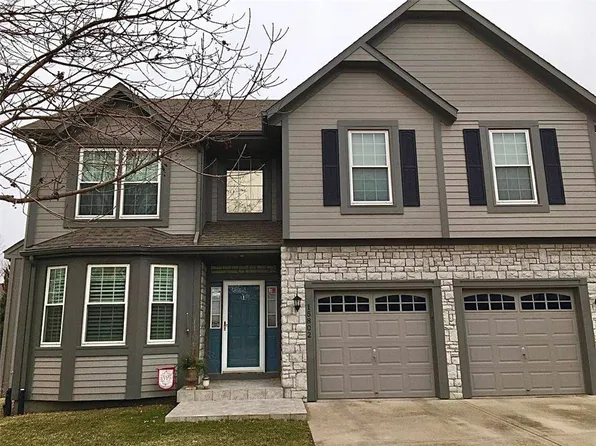 15802 S Lindenwood Dr, Olathe, KS 66062