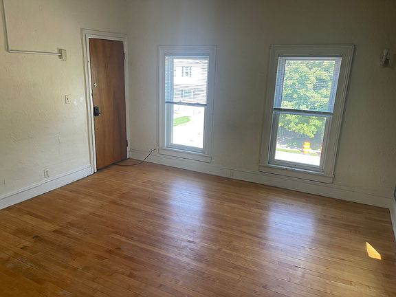 2nd image of 621 Jackson St #621A