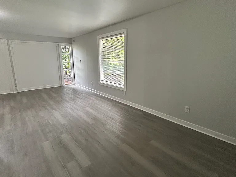 379 Dellwood Dr — Photo 5