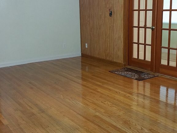 4th image of 3403 Silverwood Dr