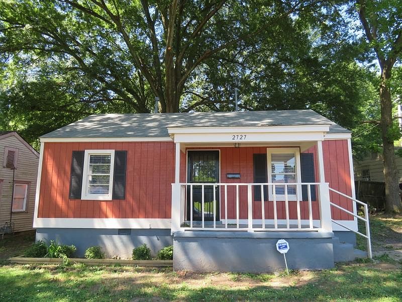 1st image of 2727 Henley Dr