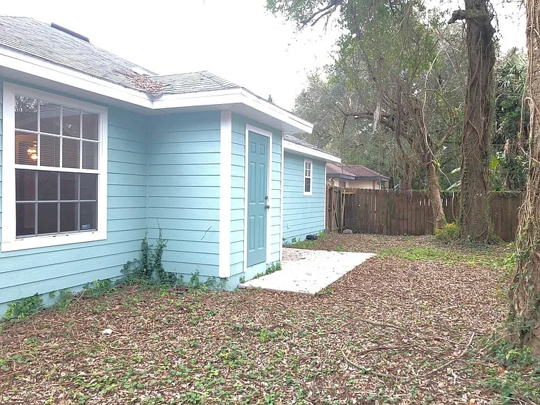 620 SW 4th St — Photo 11