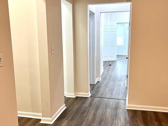 4th image of 3440 W Le Moyne St #1