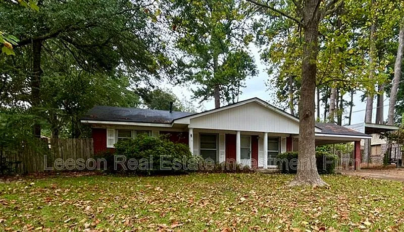 3 bed, 1.5 bath, 1134 sqft, $1,300 — Photo 2