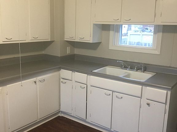 4th image of 5006 Memphis Ave