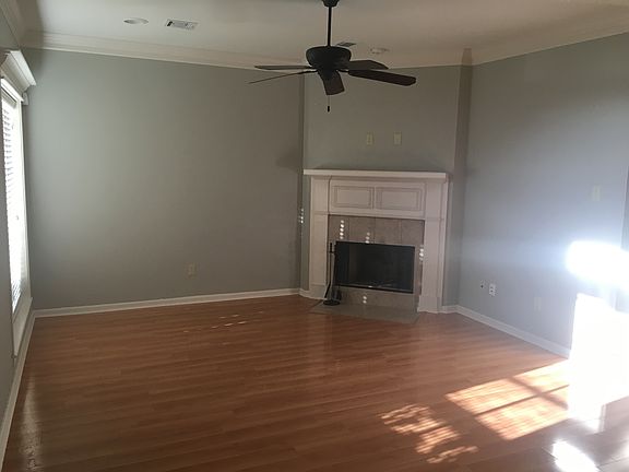 2nd image of 114 Everglades Dr