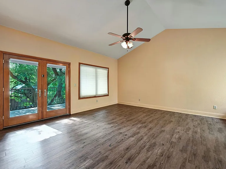 2829 San Gabriel St — Photo 18