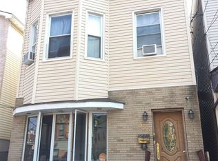225 48th St, Union City, NJ 07087