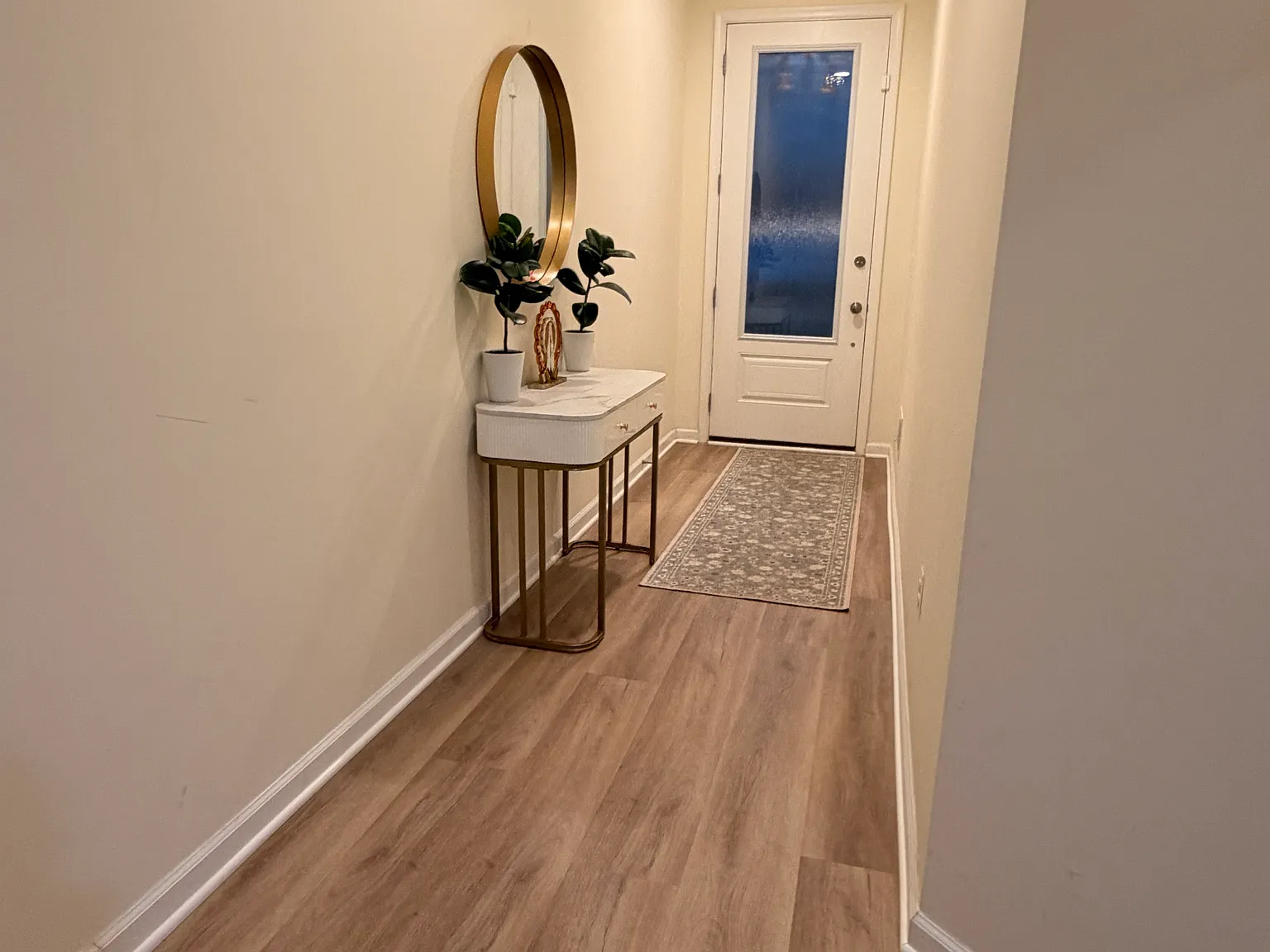 3 bed, 3.5 bath, 2620 sqft, $3,500 — Photo 3