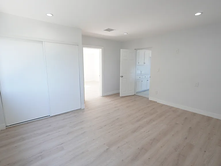 4545 W Columbia Way — Photo 30