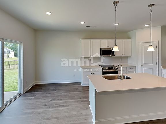4th image of 6058 Rosemore Ln