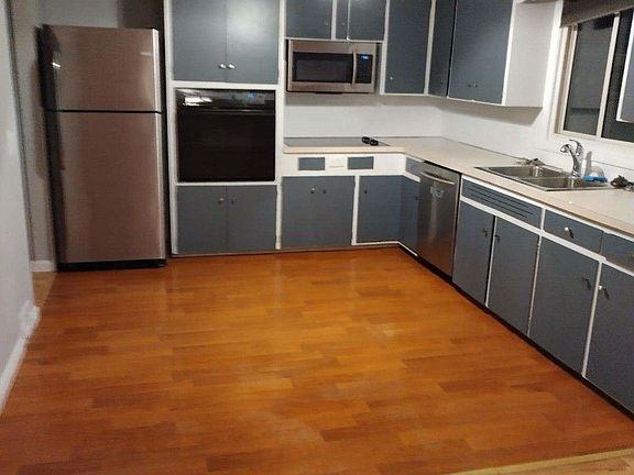 3rd image of 142 Joseph Dr #1