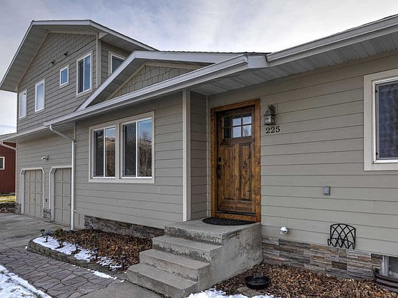 2nd image of 225 Glacier Dr