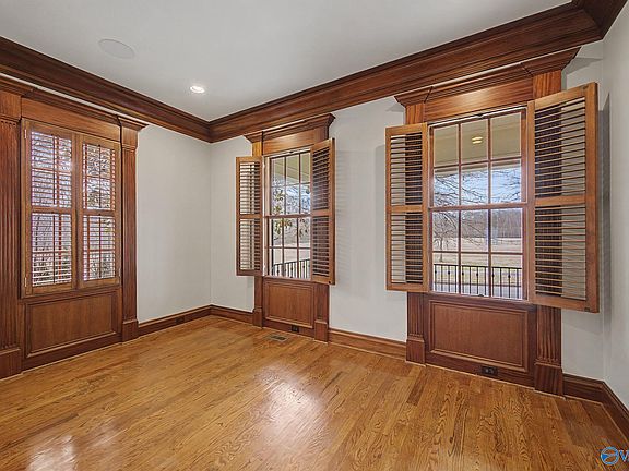 3rd image of 35 Meeting St NW