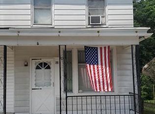 75 Washington St, Middleport, PA 17953
