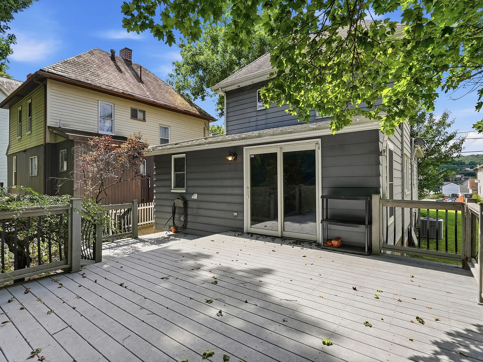 3 bed, $2,200 — Photo 4