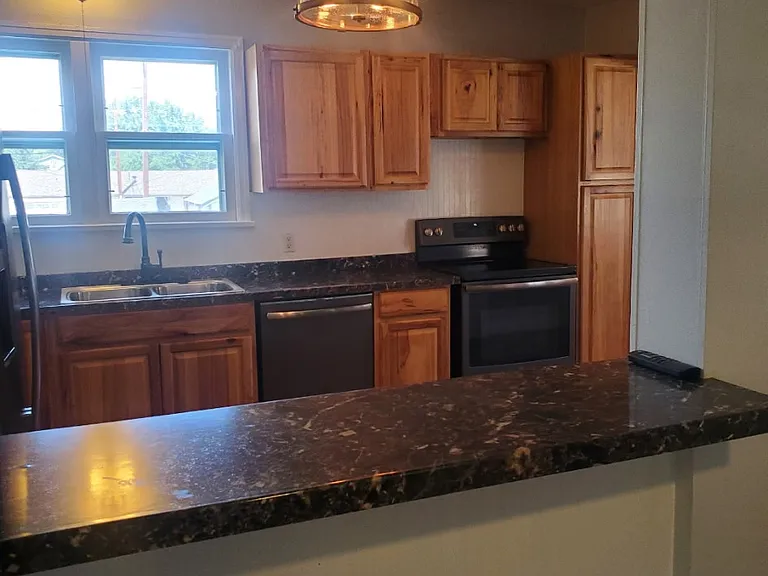 324 Chestnut St — Photo 8