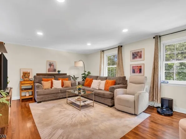 93 Clark Ct, Rutherford Boro, NJ 07070