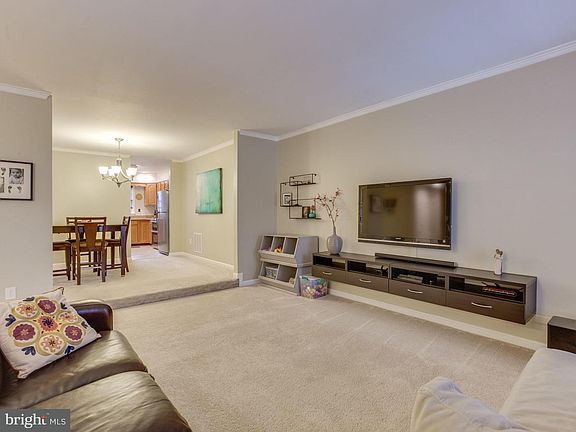 5th image of 6365 Tisbury Dr