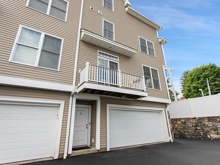 91 W Broad St #13 — Photo 21