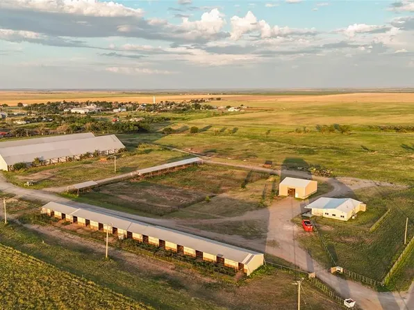 31665 E 1350th Rd, Willow, OK 73673