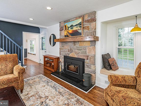 5th image of 25 Wildwood Way