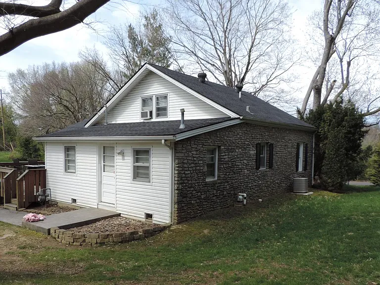396 Chilesburg Rd — Photo 27