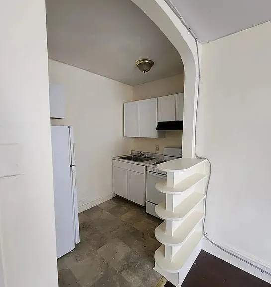 230 Cooper St — Photo 4