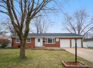 36 Whitney Way, Montgomery, IL