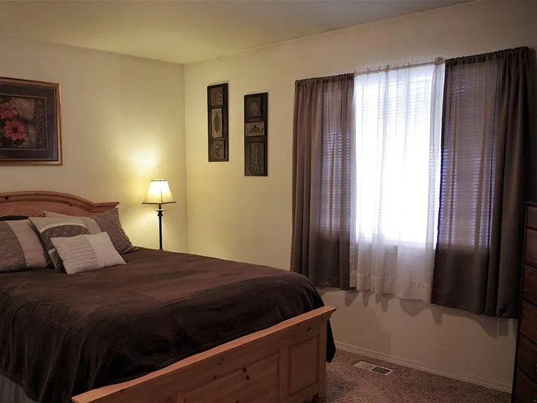 624 Alturas St — Photo 11