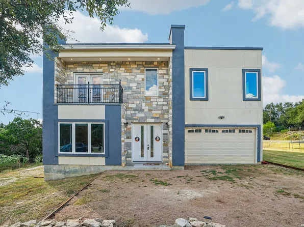 757 CANYON BND, Canyon Lake, TX 78133